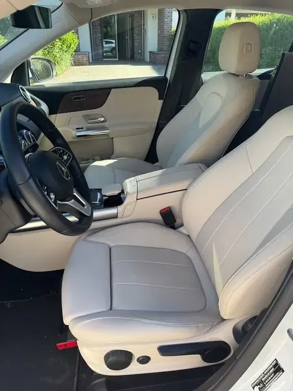 Gebraucht Mercedes GLA200 Progressive 163 PS (119 kW) 2021 Weiß SUV
