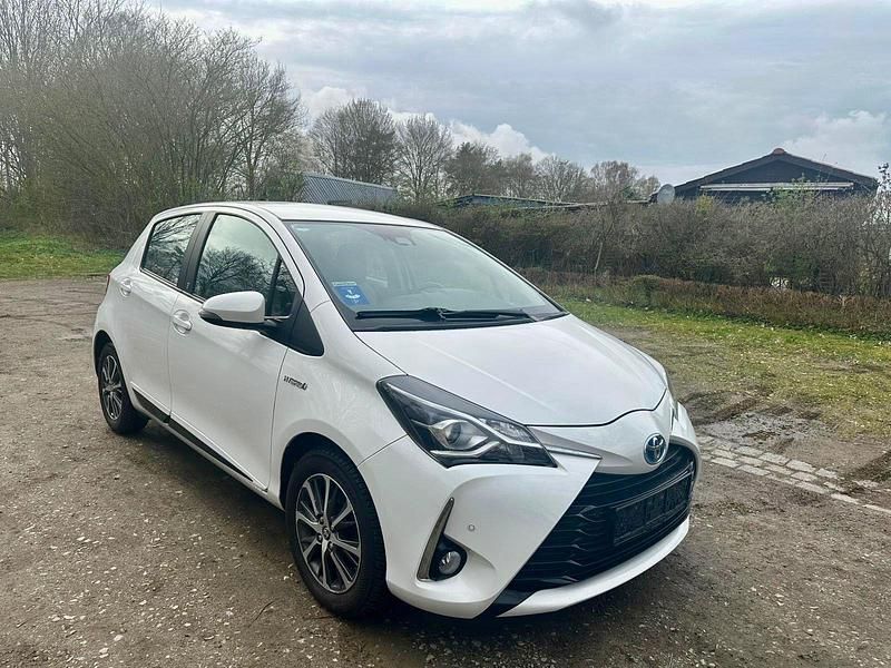 Gebraucht Toyota Yaris 101 PS (74 kW) 2017 Weiß Kleinwagen