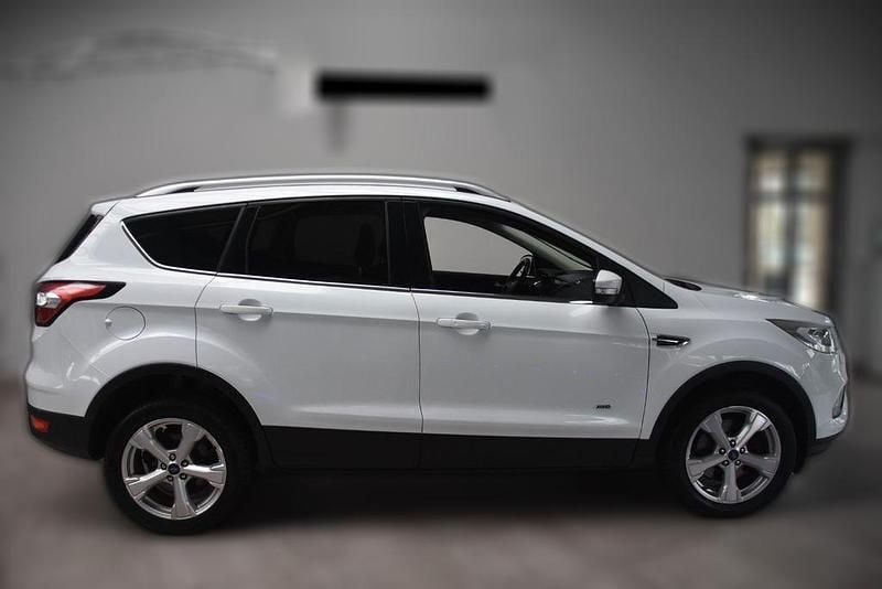 Gebraucht Ford Kuga Titanium 179 PS (131 kW) 2018 Weiß SUV