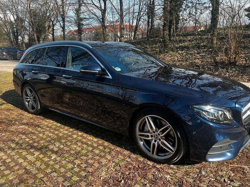 Gebraucht Mercedes E400 AMG line 340 PS (250 kW) 2018 Blau Kombi