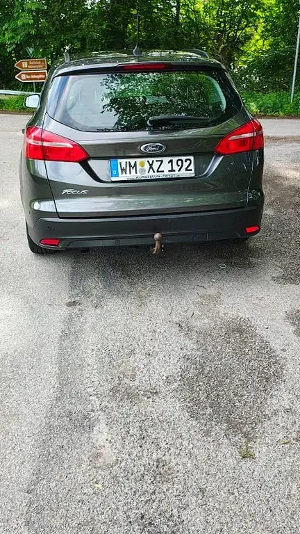 Gebraucht Ford Focus Titanium 120 PS (88 kW) 2018 Grau Limousine