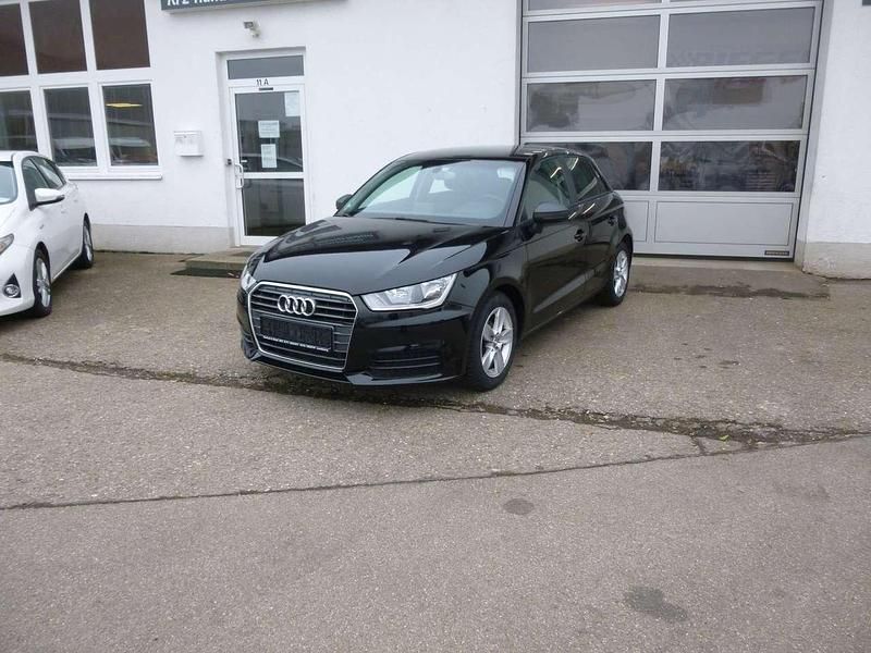 Brillantschwarz Gebraucht 2018 Audi A1 Basis Kleinwagen | 10.380 € - Bild 1/4