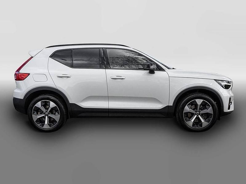 Gebraucht Volvo XC40 Plus 163 PS (119 kW) 2024 Weiß SUV