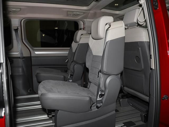 Nouă VW Multivan Style 150 CP (110 kW) 2026 Negru Monovolum