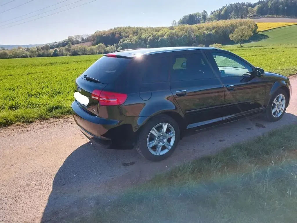 Gebraucht Audi A3 105 PS (77 kW) 2011 Schwarz Kleinwagen