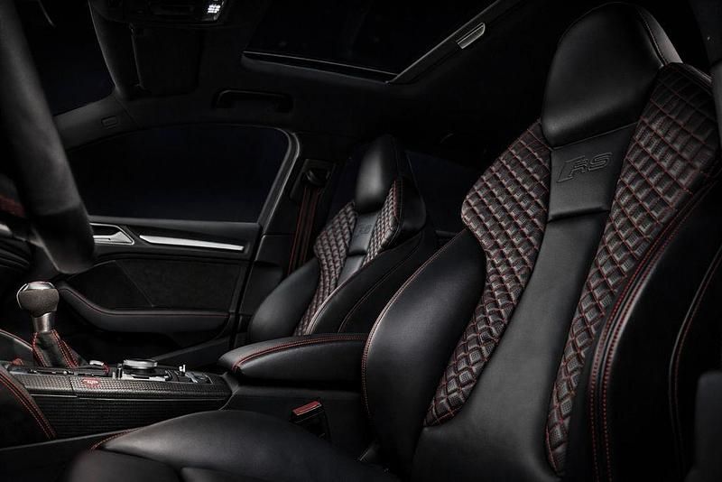 Gebraucht Audi RS3 Ambiente 400 PS (294 kW) 2019 Grau Limousine