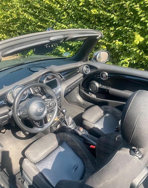 Usata Mini Cooper Cabriolet 102 CV (75 kW) 2018 Beige Cabrio