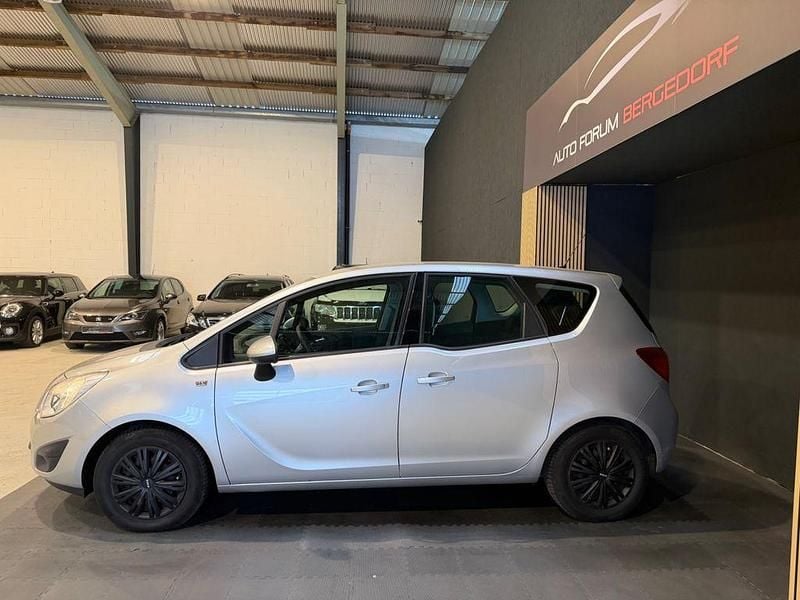 Gebraucht Opel Meriva Edition 120 PS (88 kW) 2010 Silber Van / Kleinbus