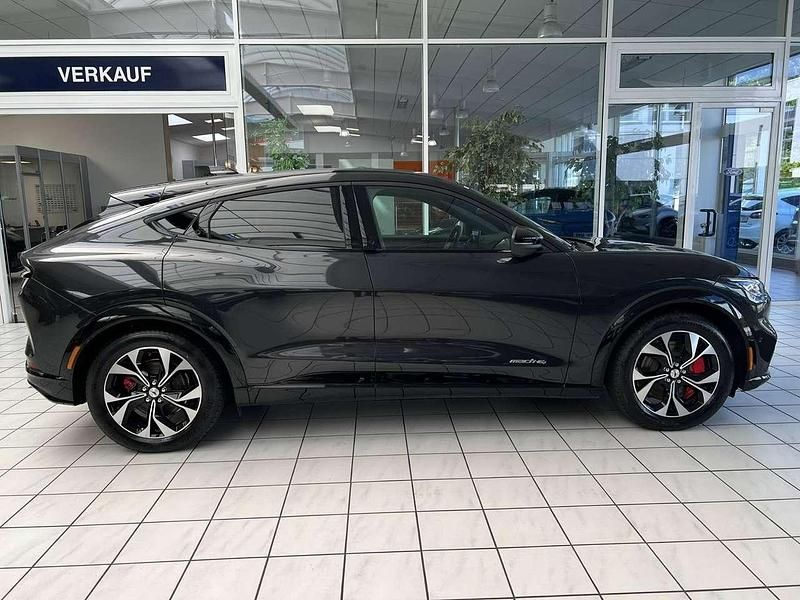 Gebraucht Ford Mustang Mach-E Premium 197 kW (269 PS) 2023 Dark matter grau metallic SUV