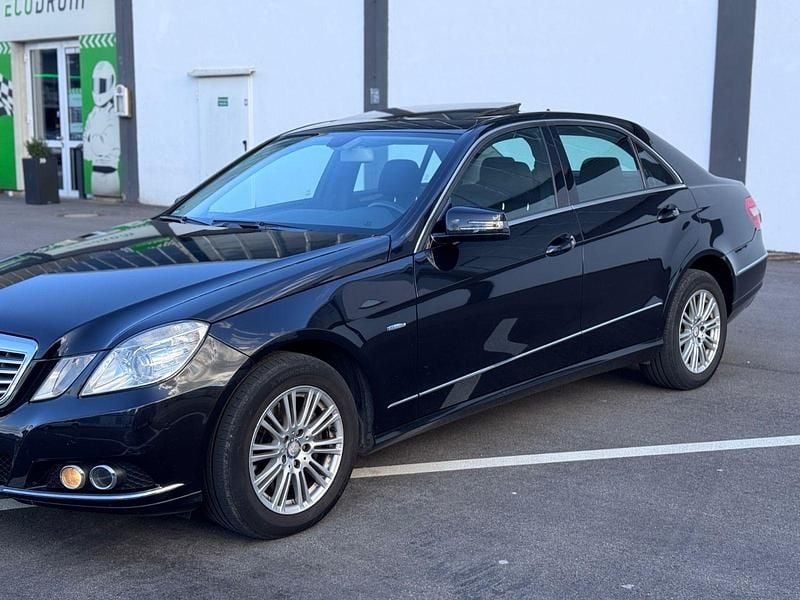 Second-hand Mercedes E250 204 CP (150 kW) 2011 Negru Berlinǎ