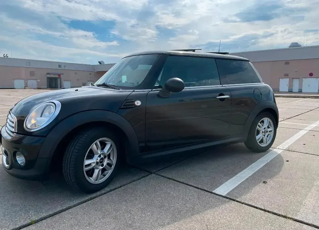 Gebraucht Mini ONE 90 PS (66 kW) 2011 Schwarz Kleinwagen