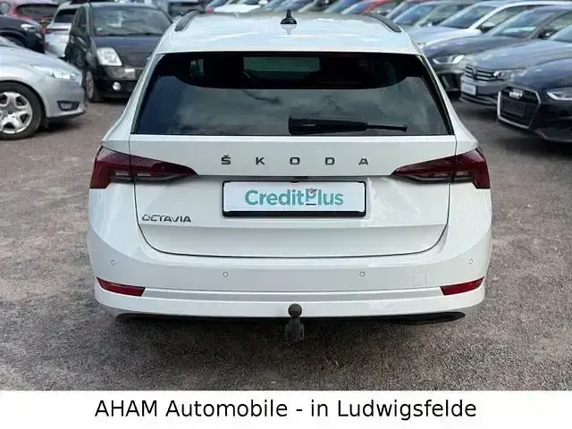 Gebraucht Skoda Octavia Clever 150 PS (110 kW) 2022 Weiß Kombi