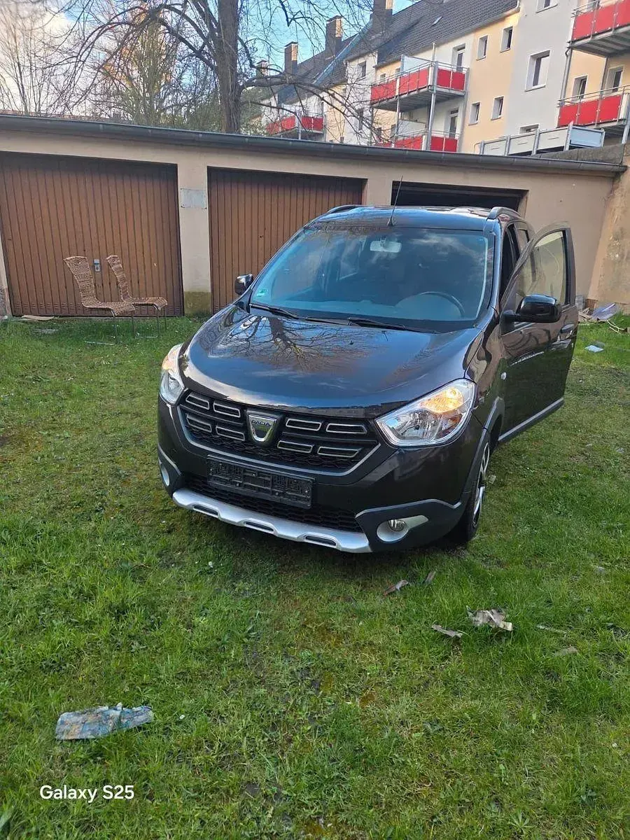 Gebraucht Dacia Lodgy Stepway 116 PS (85 kW) 2020 Schwarz Van / Kleinbus