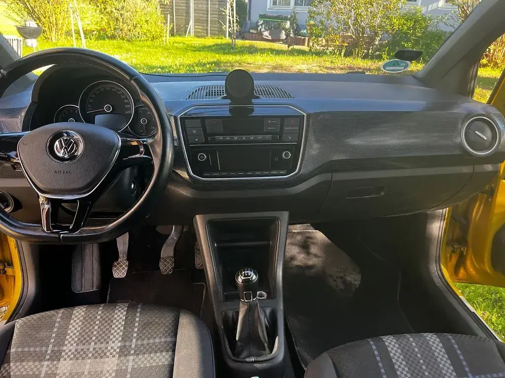 Gebraucht VW up! CLUB 60 PS (44 kW) 2015 Gelb Kleinwagen