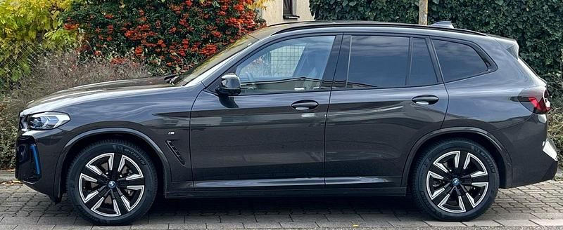 Gebraucht BMW iX3 Impressive 210 kW (286 PS) 2022 Schwarz SUV