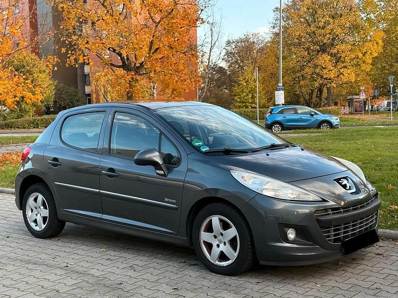 Grau Gebraucht 2012 Peugeot 207 Forever Limousine | 2.450 € (Guter Preis) - Bild 1/4