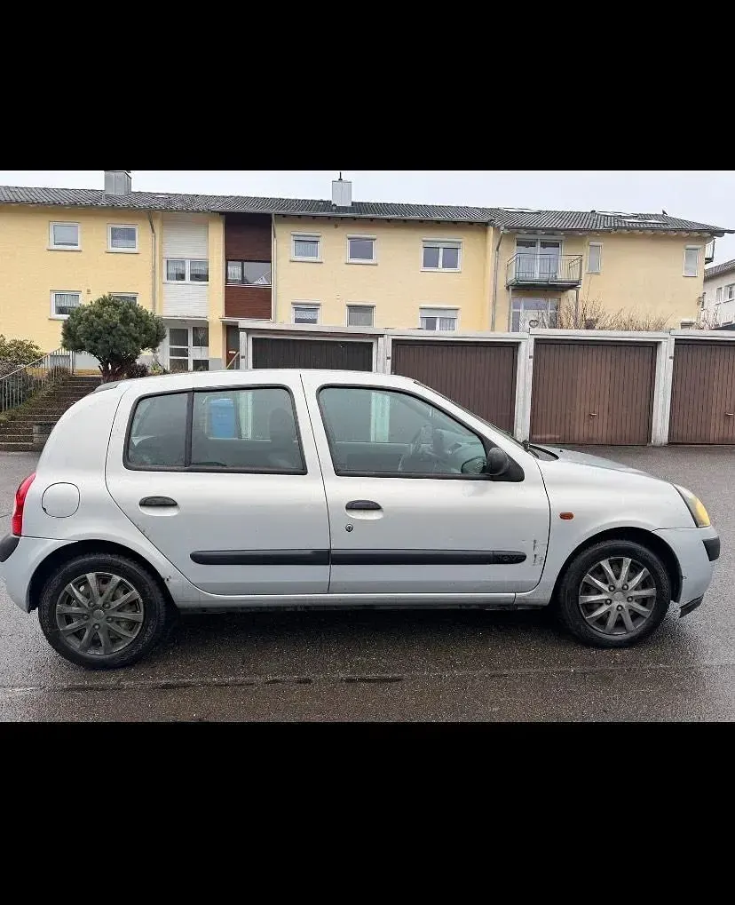 Gebraucht Renault Clio 75 PS (55 kW) 2003 Grau Kleinwagen