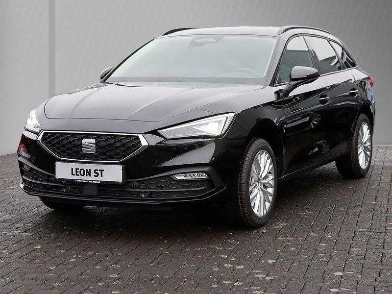 Neu Seat Leon 150 PS (110 kW) 2026 Schwarz Limousine