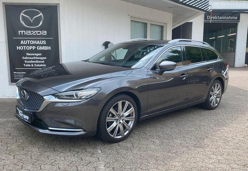 Grau Gebraucht 2023 Mazda 6 Takumi-Line Limousine | 31.400 € (Fairer Preis) - Bild 1/4