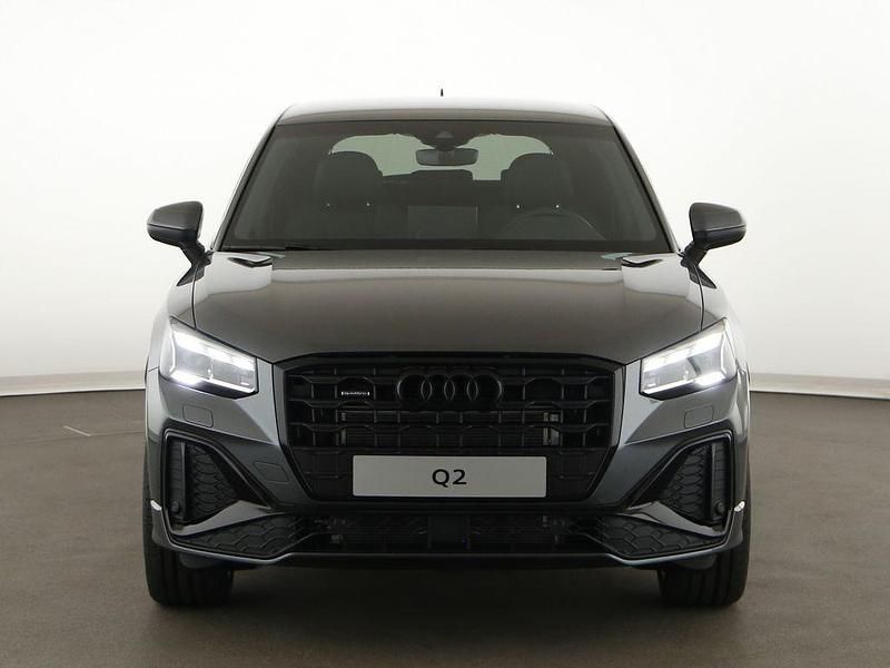 Neu Audi Q2 S-Line 190 PS (139 kW) 2025 Daytonagrau perleffekt SUV