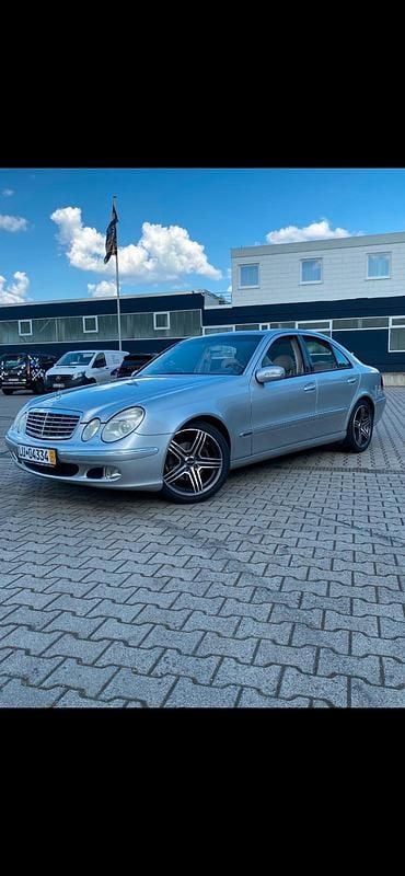 Gebraucht Mercedes E320 204 PS (150 kW) 2004 Silber Limousine
