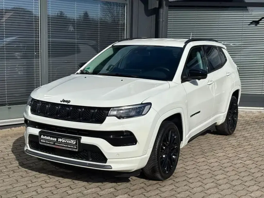 Gebraucht Jeep Compass Altitude 131 PS (96 kW) 2024 Alpine white SUV