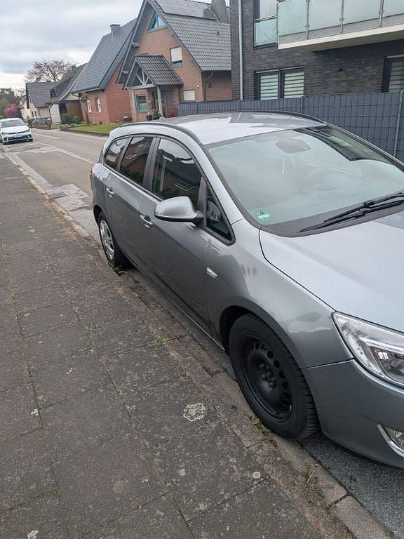 Gebraucht Opel Astra 95 PS (69 kW) 2011 Grau Kombi