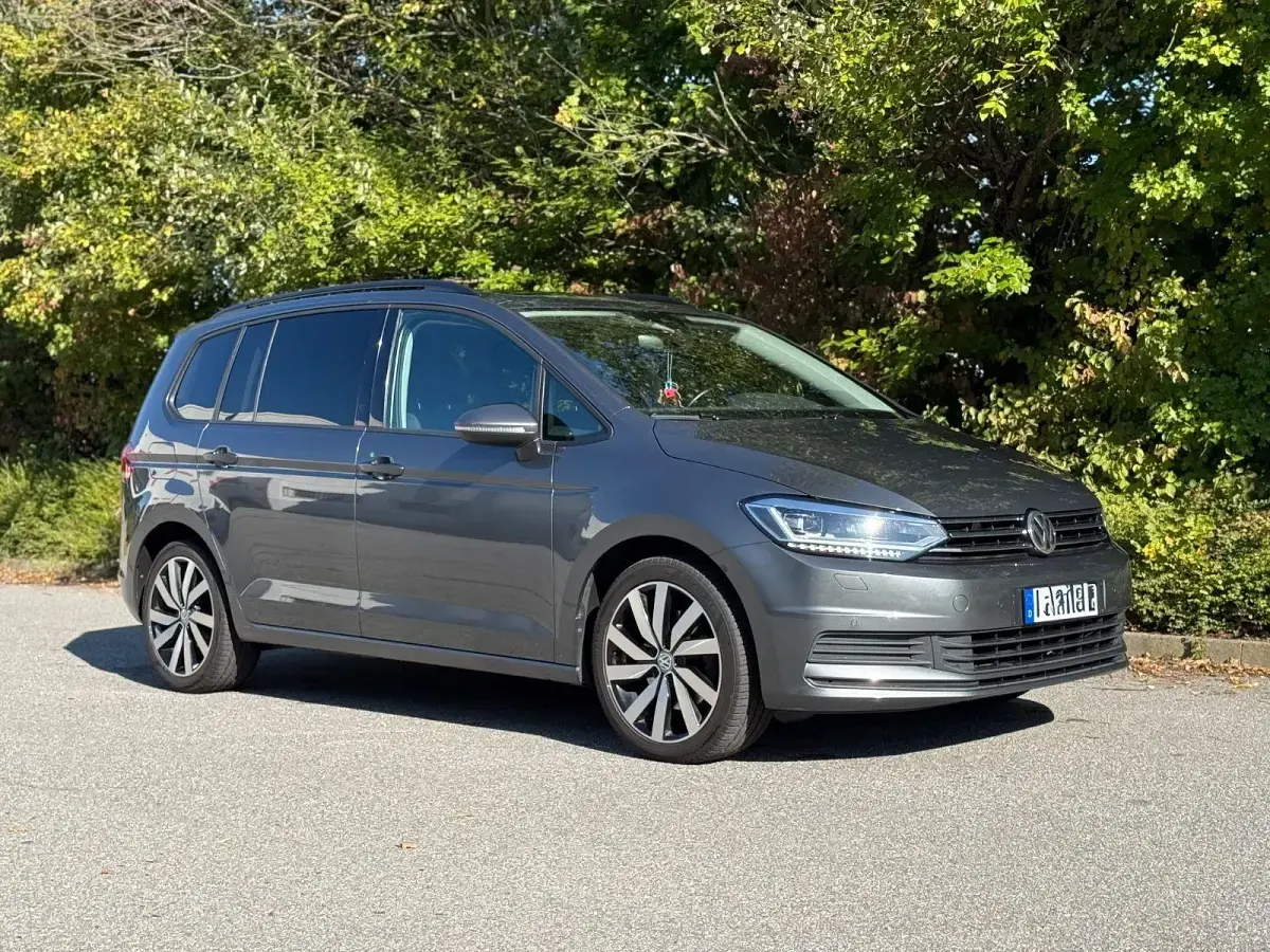 Gebraucht VW Touran R-line 116 PS (85 kW) 2019 Grau Van / Kleinbus