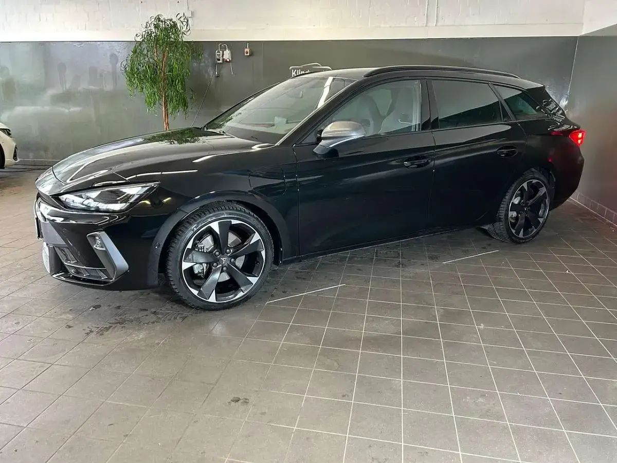 Gebraucht Cupra Leon 204 PS (150 kW) 2025 Mitternachtsschwarz Kombi
