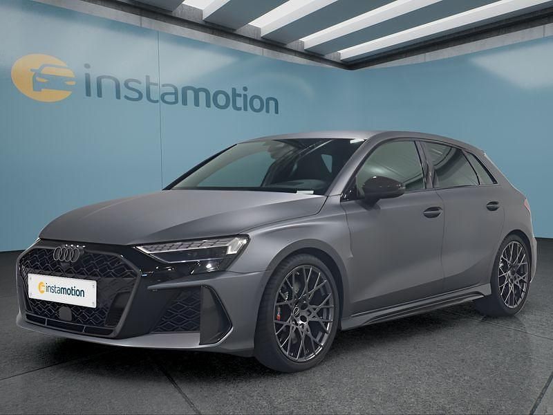 Grau Gebraucht 2024 Audi RS3 Kleinwagen | 67.749 € (Teuer) - Bild 1/4