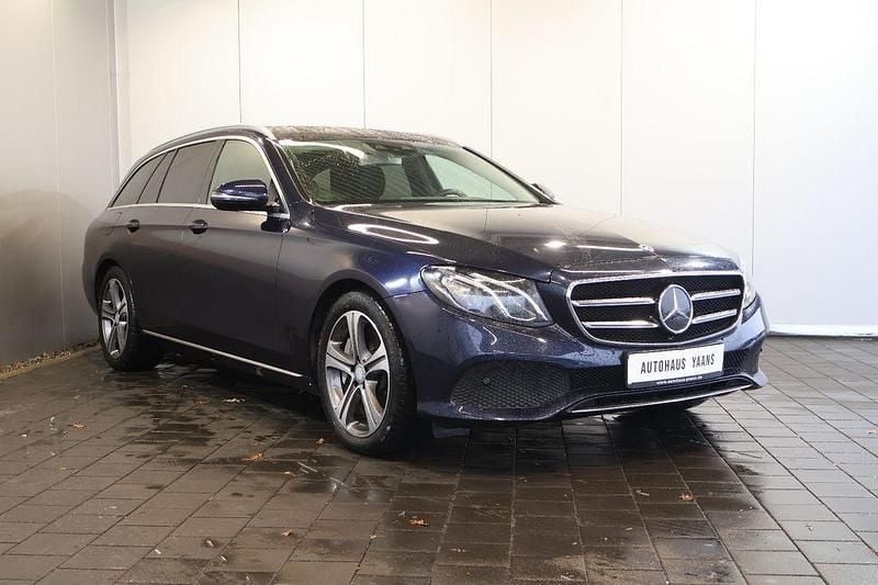 Gebraucht Mercedes E350 Avantgarde 286 PS (210 kW) 2019 Blau Limousine