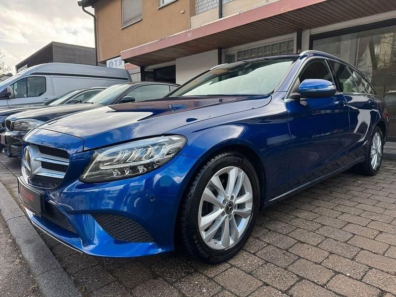 Blau Gebraucht 2019 Mercedes C220 Avantgarde Limousine | 19.990 € (Guter Preis) - Bild 1/4