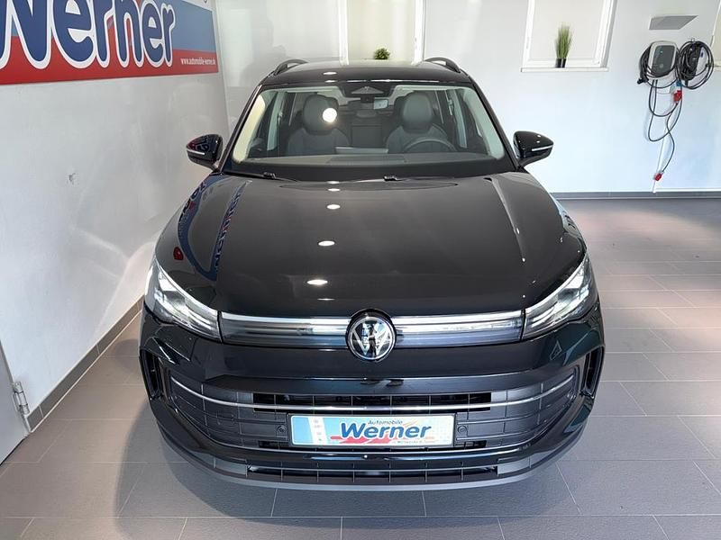 Gebraucht VW Tiguan Life 150 PS (110 kW) 2025 Schwarz SUV