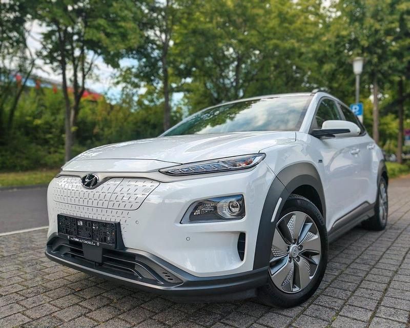 Weiß Gebraucht 2020 Hyundai Kona Premium SUV | 20.890 € (Fairer Preis) - Bild 1/4