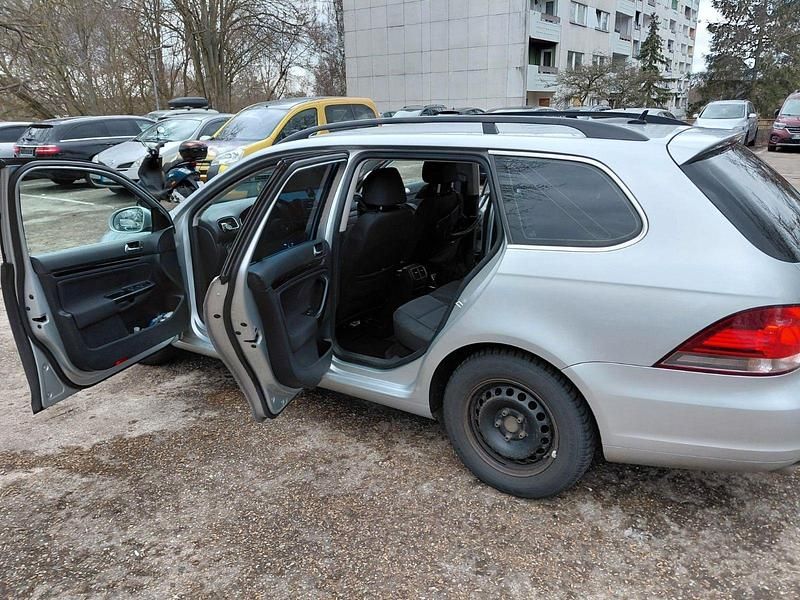Gebraucht VW Golf VI Highline 122 PS (89 kW) 2010 Silber Kleinwagen