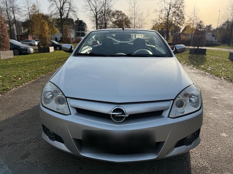Gebraucht Opel Tigra 90 PS (66 kW) 2005 Silber Cabrio