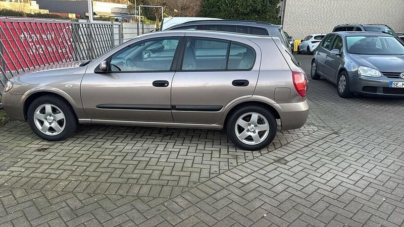 Gebraucht Nissan Almera 2006 Gold Kleinwagen