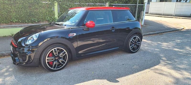 Schwarz Gebraucht 2020 Mini John Cooper Works Kleinwagen | 25.785 € (Guter Preis) - Bild 1/4