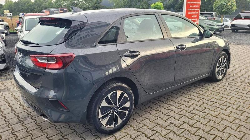 Gebraucht Kia Ceed 140 PS (102 kW) 2025 Grau Kleinwagen