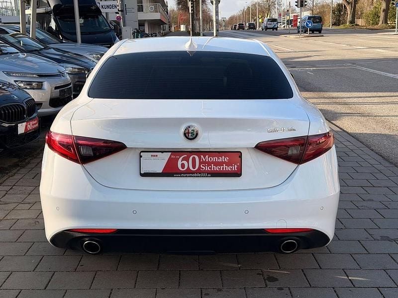 Gebraucht Alfa Romeo Giulia Super 179 PS (131 kW) 2016 Weiß Limousine