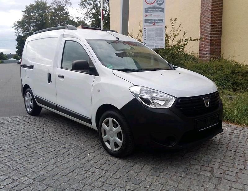 Weiß Gebraucht 2019 Dacia Dokker Van | 4.650 € (Fairer Preis) - Bild 1/4