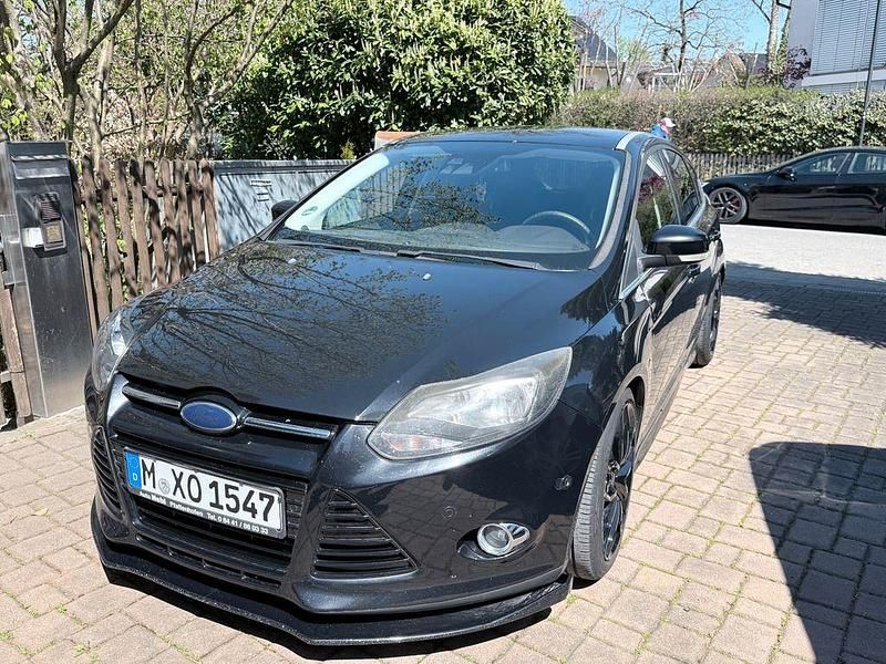 Usata Ford Focus Titanium 150 CV (110 kW) 2011 Nero Berlina
