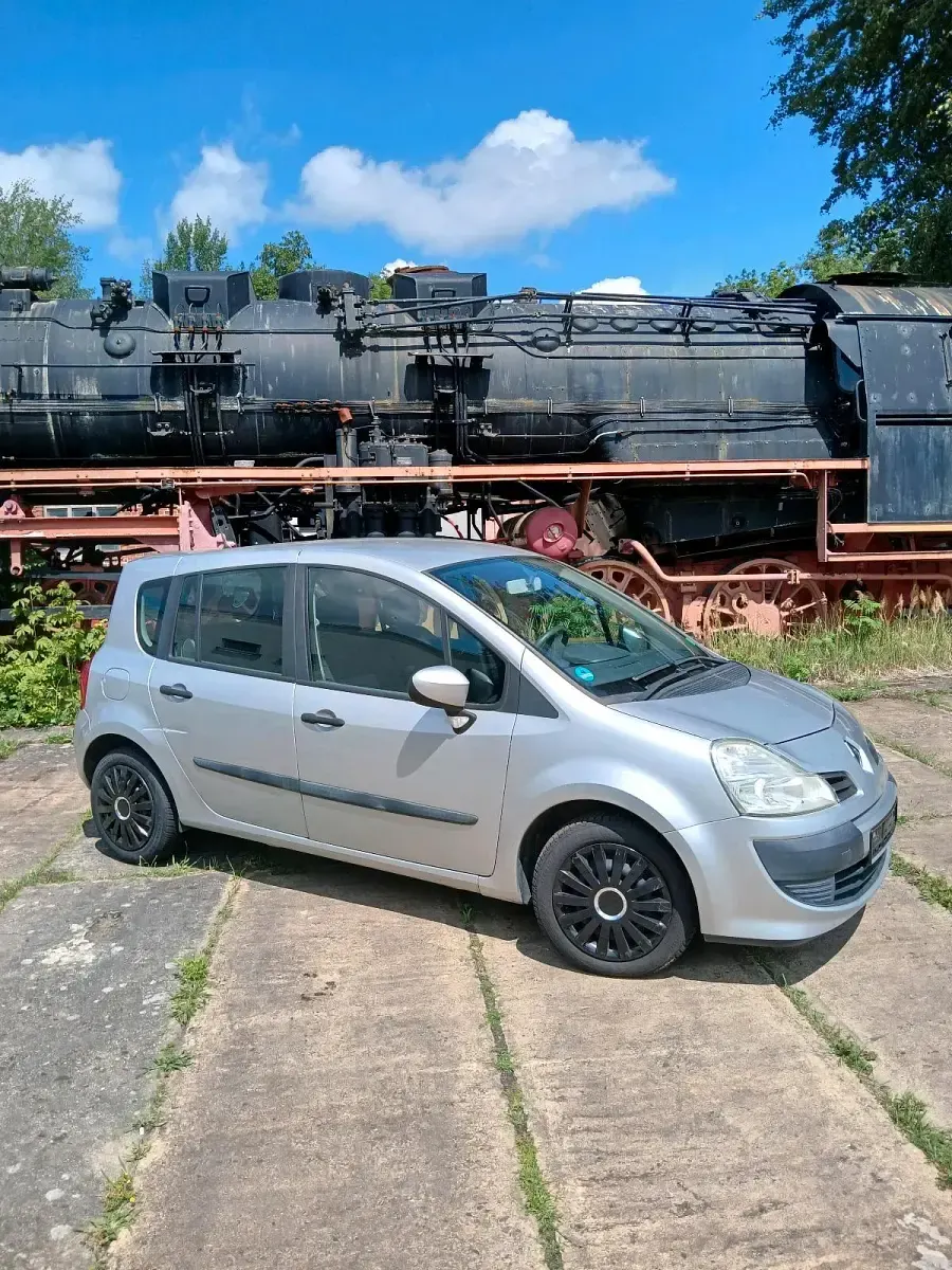 Gebraucht Renault Grand Modus 75 PS (55 kW) 2009 Silber Van / Kleinbus