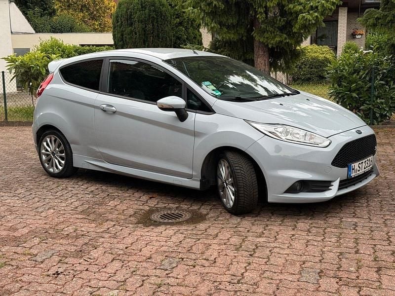 Używany Ford Fiesta ST200 200 KM (147 kW) 2017 Szary Hatchback