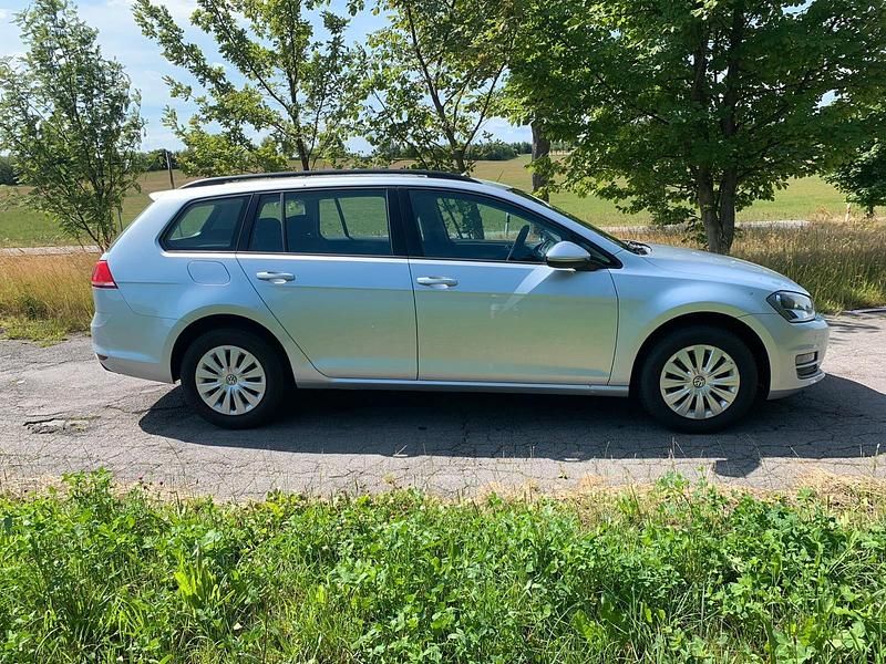 Gebraucht VW Golf VII 105 PS (77 kW) 2014 Silber Kombi