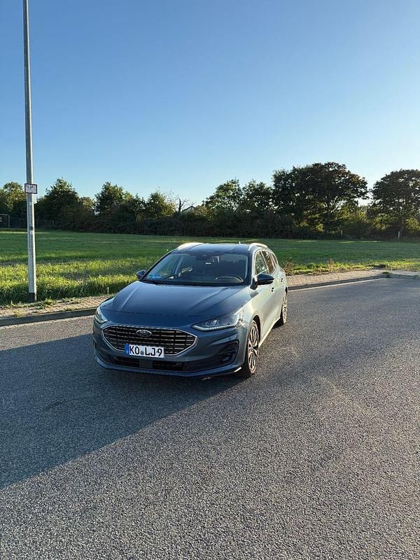 Blau Gebraucht 2023 Ford Focus Active Kombi | 19.000 € (Guter Preis) - Bild 1/4