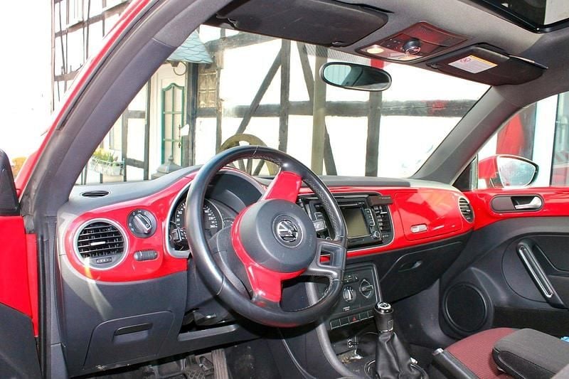 Używany VW Beetle 105 KM (77 kW) 2011 Czerwony Hatchback