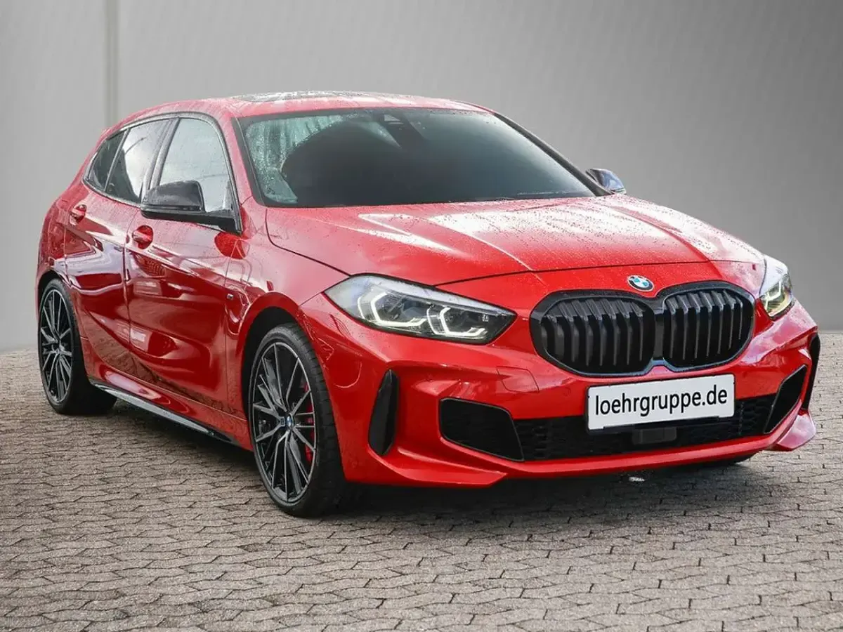 Gebraucht BMW 128 M Sport 265 PS (194 kW) 2023 Melbournerot metallic Limousine