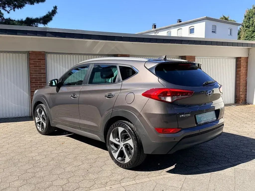 Gebraucht Hyundai Tucson Premium 141 PS (103 kW) 2017 Braun SUV