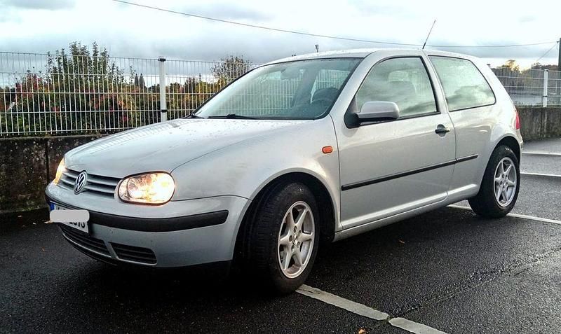 Silber Gebraucht 1999 VW Golf IV | 1.000 € (Guter Preis) - Bild 1/4